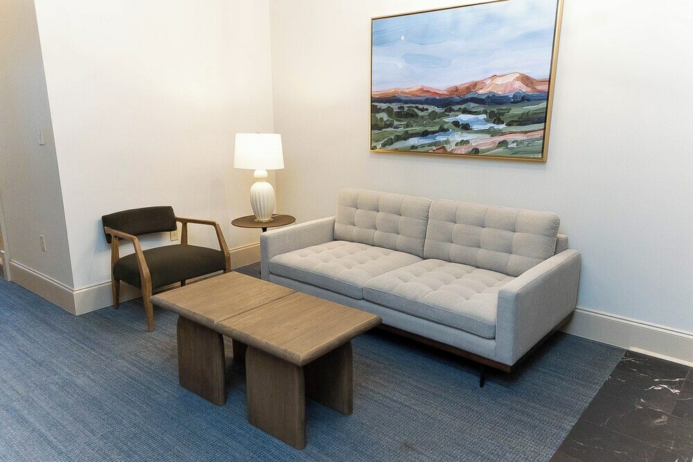 Фото Carriage House Hotel