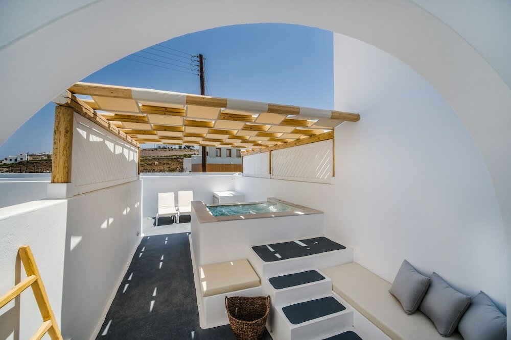 Фото Symphony Suites