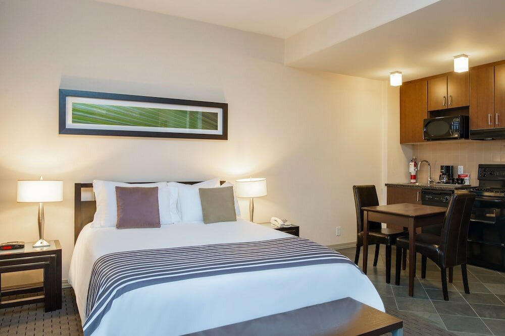 Фото Sandman Suites Vancouver-Davie Street