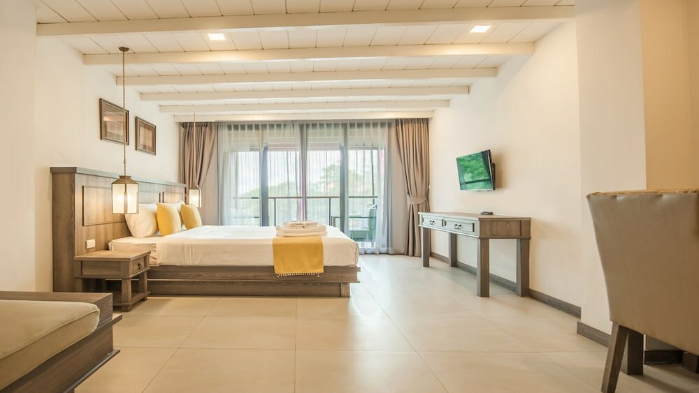 Фото B2 Riverside Premier Hotel