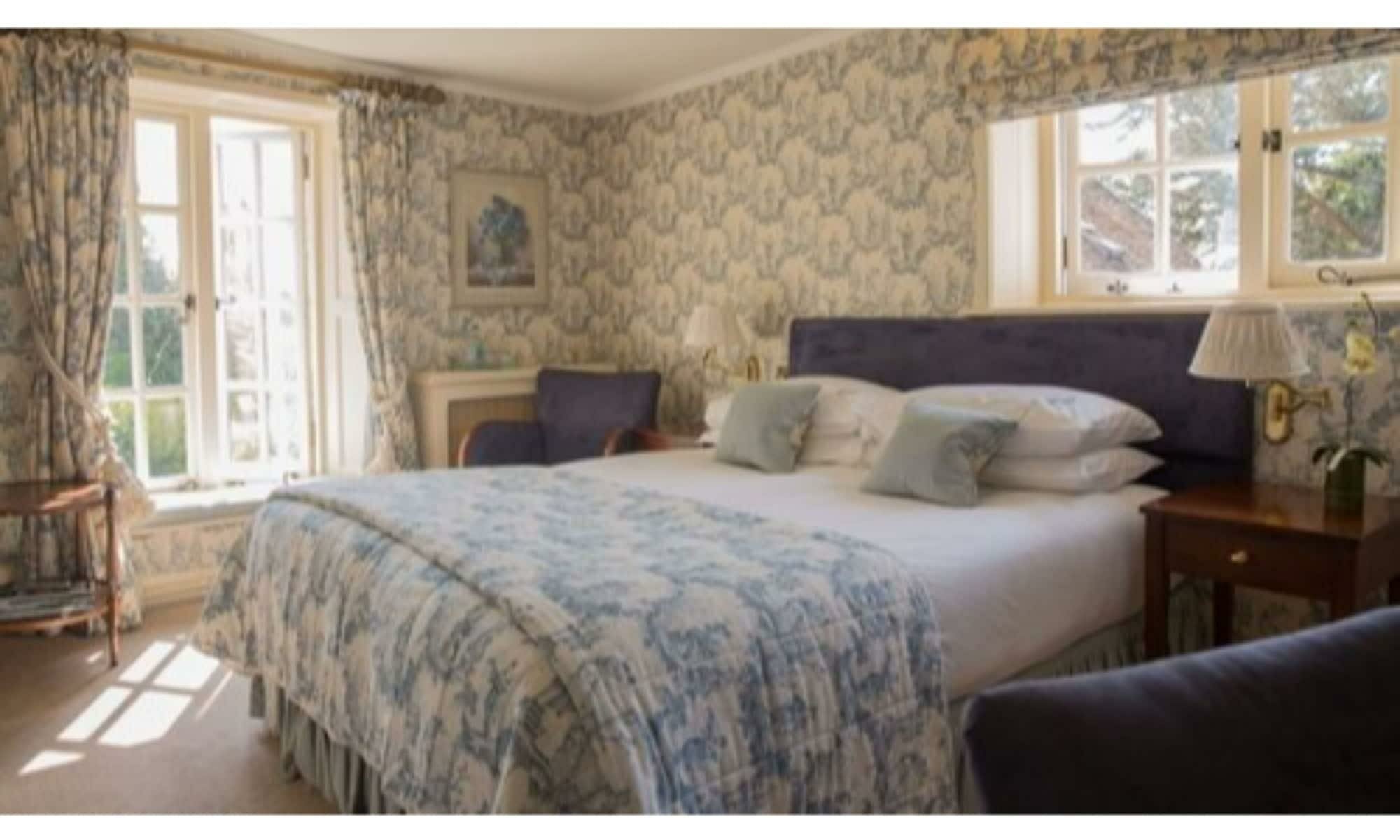 Фото The Priory Hotel