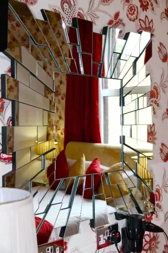 Фото Crompton Guest House