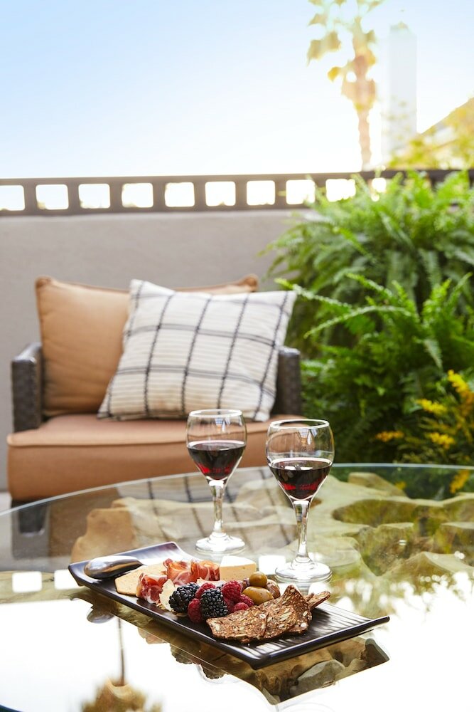 Фото The Ambrose Hotel