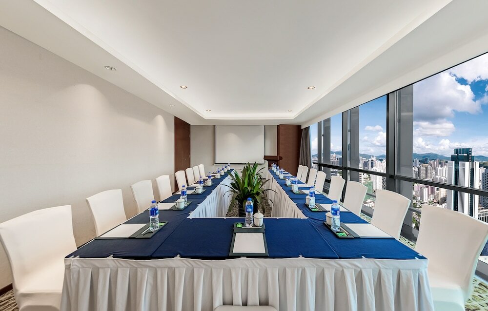 Фото Huaqiang Plaza Hotel Shenzhen