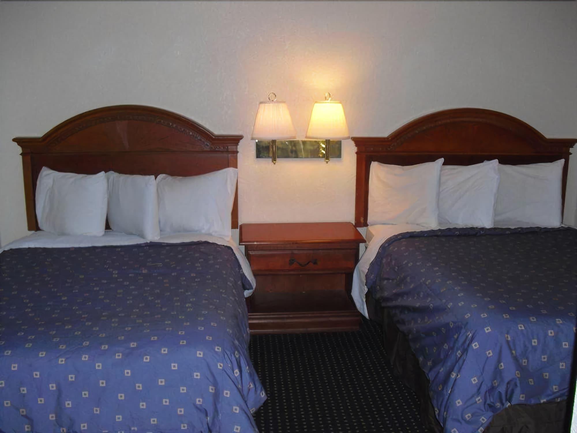 Фото Homegate Studios & Suites San Antonio Fiesta Park