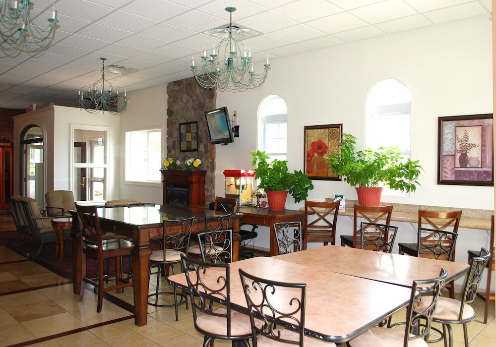 Фото Travelodge by Wyndham Watertown