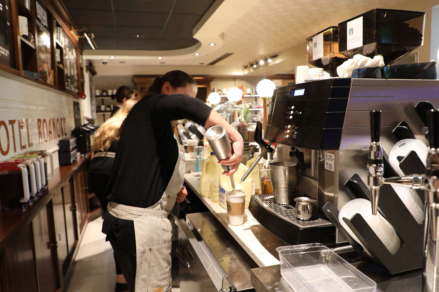 Фото Hotel Roanoke & Conference Ctr, Curio Collection by Hilton