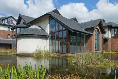 Внешний вид отеля Holiday Inn Glasgow East Kilbride в Саут-Ланаркшире, фото 1