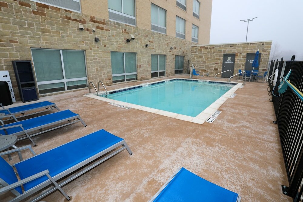Фото Holiday Inn Express And Suites Forney, an Ihg Hotel