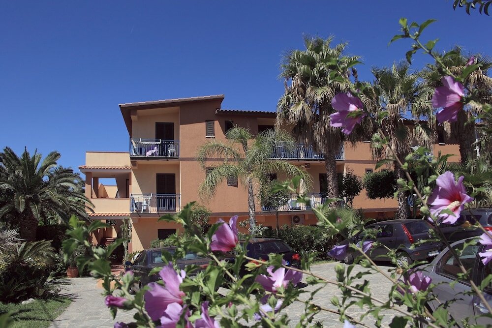 Фото Hotel Grotticelle