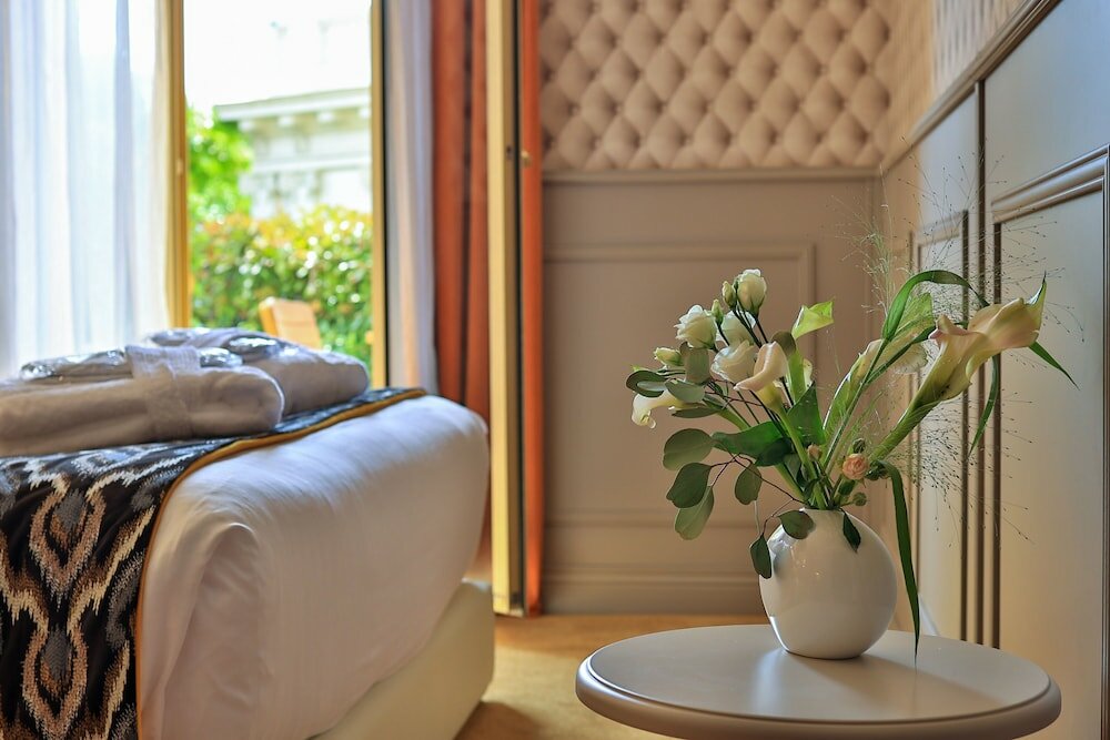 Фото Hôtel Petit Palais