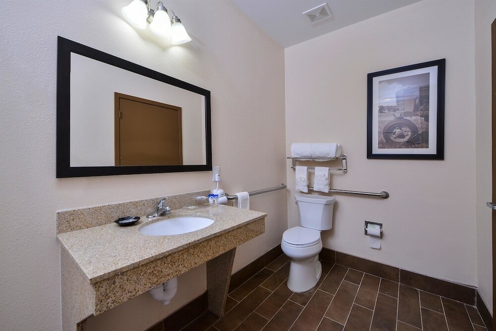Фото Americas Best Value Inn & Suites Cuero
