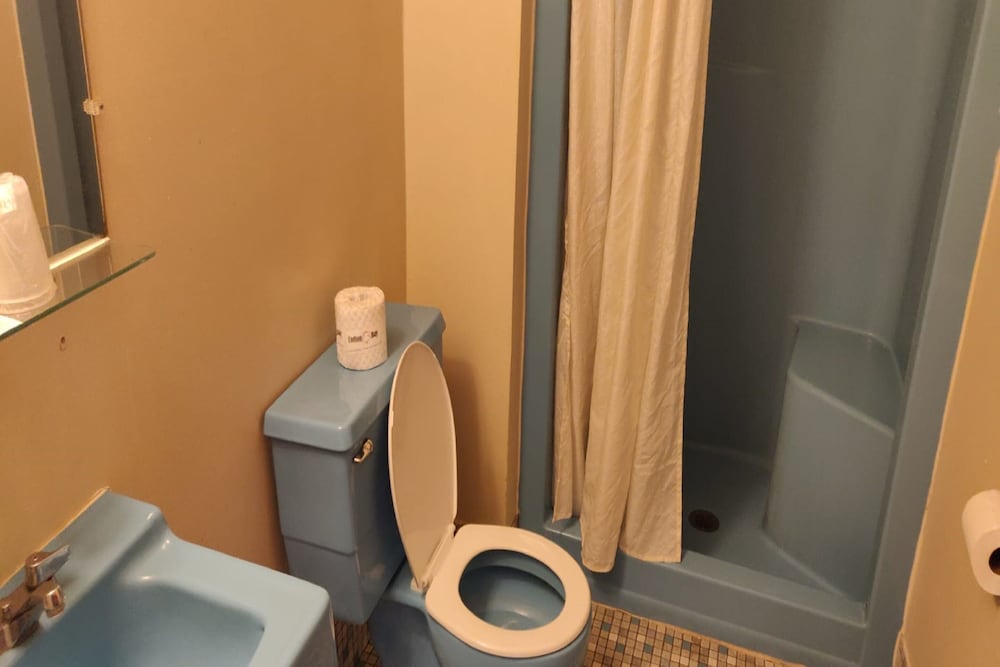 Фото Love Hotels Tomahawk by Oyo at Lake Mohawksin Wi