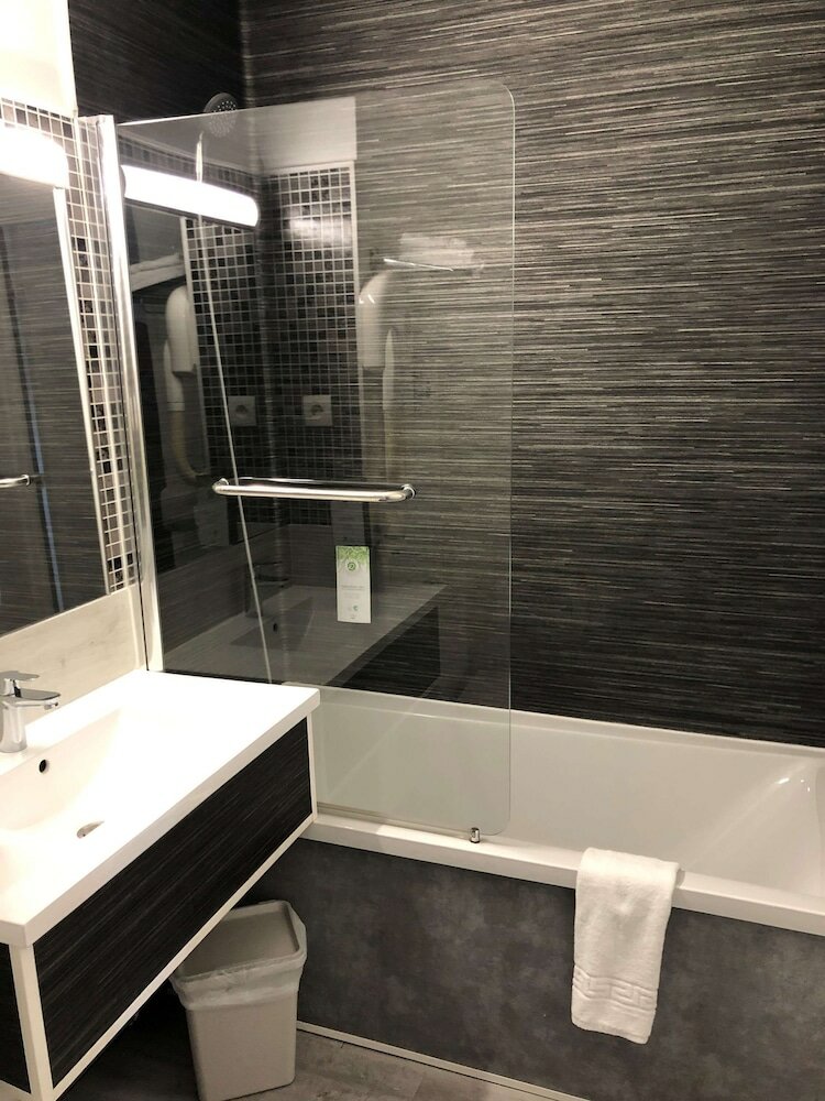 Фото Hotel Kyriad Saint Fargeau Ponthierry Apollonia