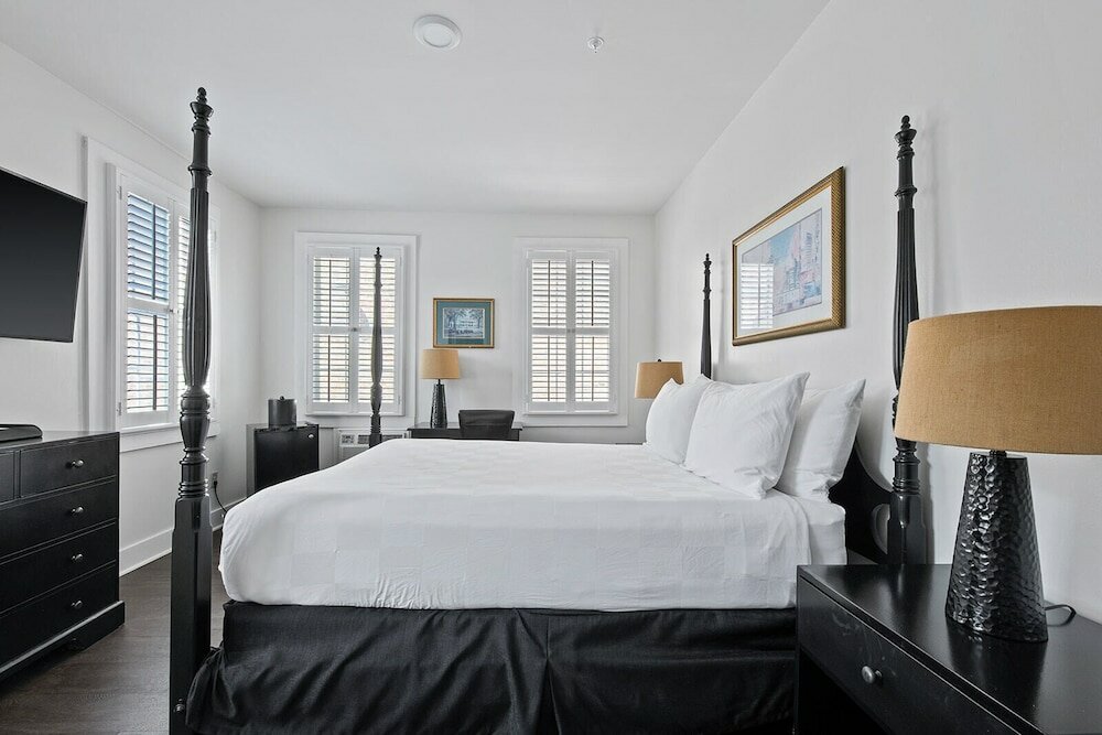 Фото Historic Streetcar Inn