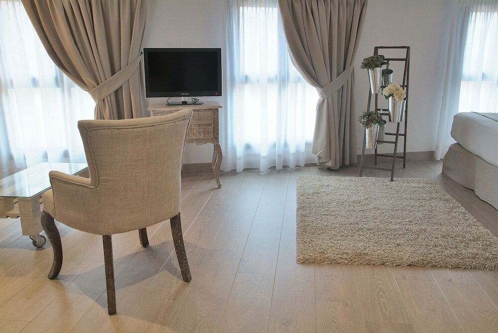 Фото Le Petit Boutique Hotel - Adults Only