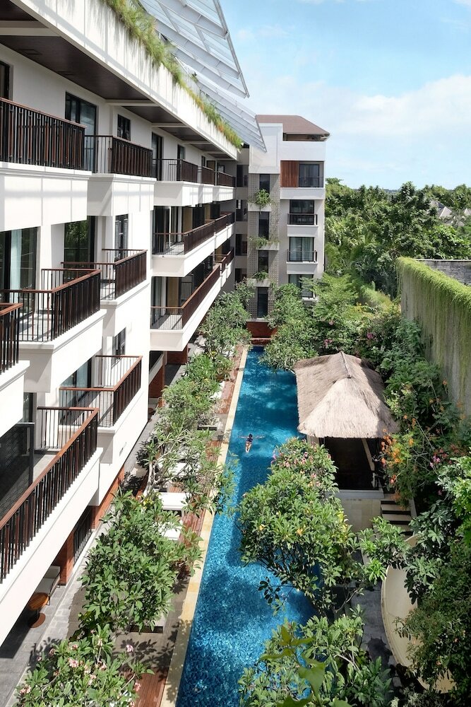 Фото Jambuluwuk Oceano Seminyak Hotel