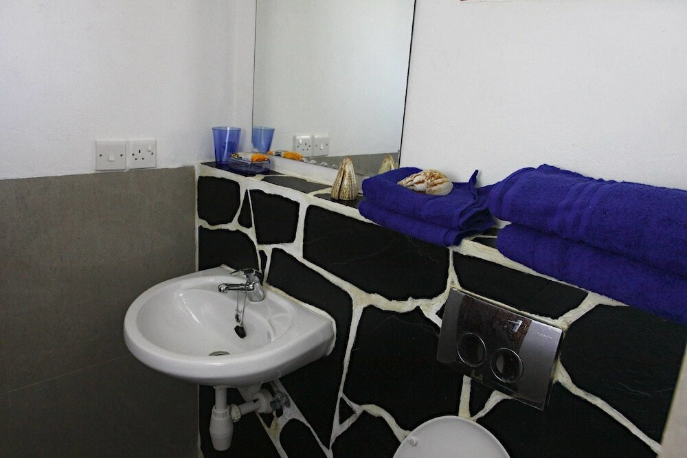 Фото Sheba Cottages