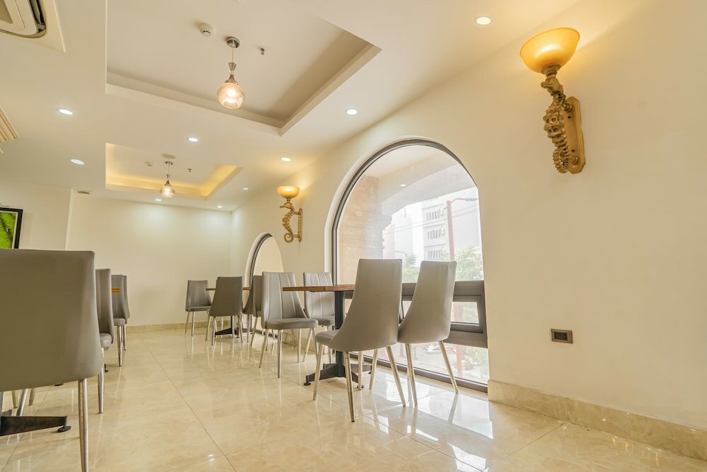 Фото Royal Charm Hotel