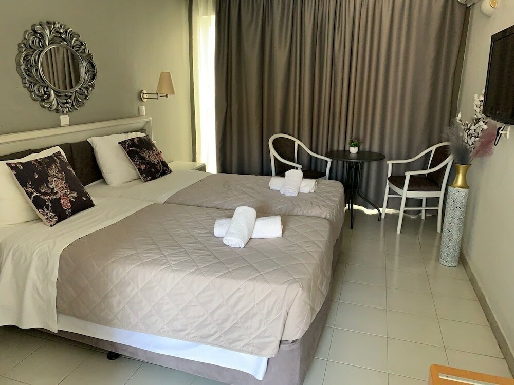 Фото Alkyonides Hotel