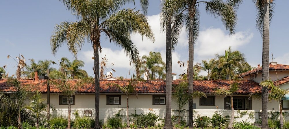 Фото Franciscan Inn & Suites