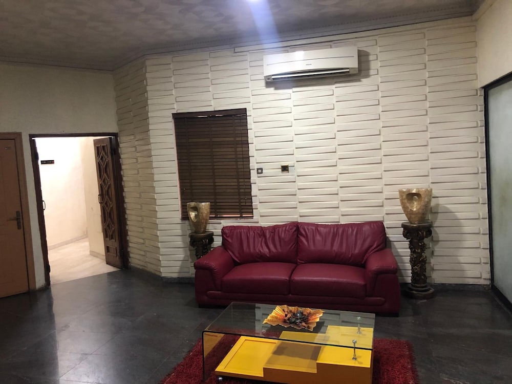 Фото Solitude Hotel Victoria Island