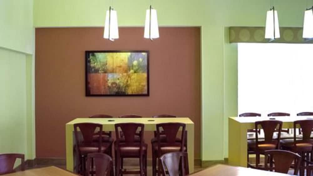 Фото Galleria Palms Hotel