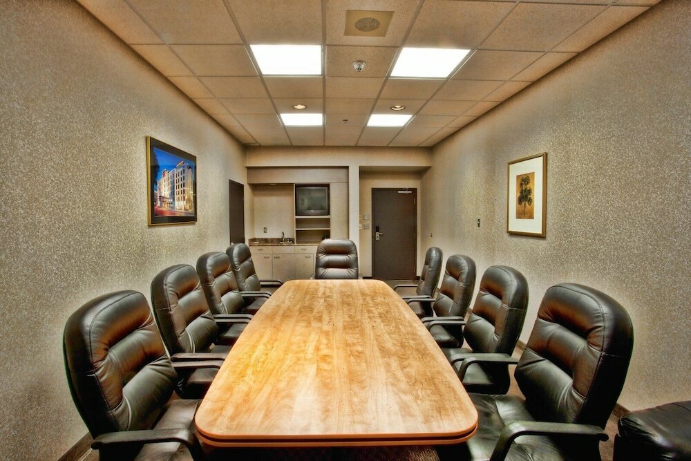 Фото Humphry Inn & Suites