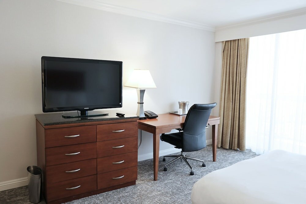 Фото Ontario Airport Hotel & Conference Center