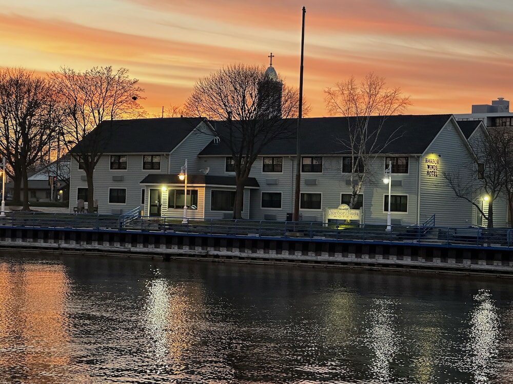 Фото Harbor Winds Hotel