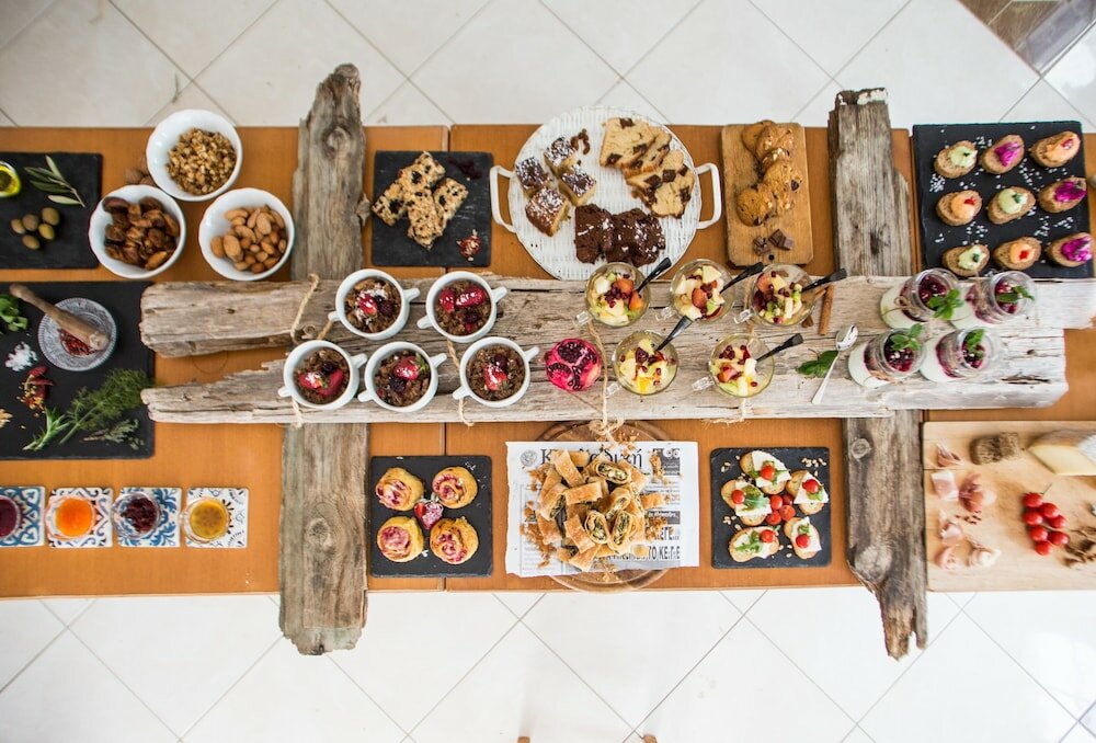 Фото Artemis Hotel