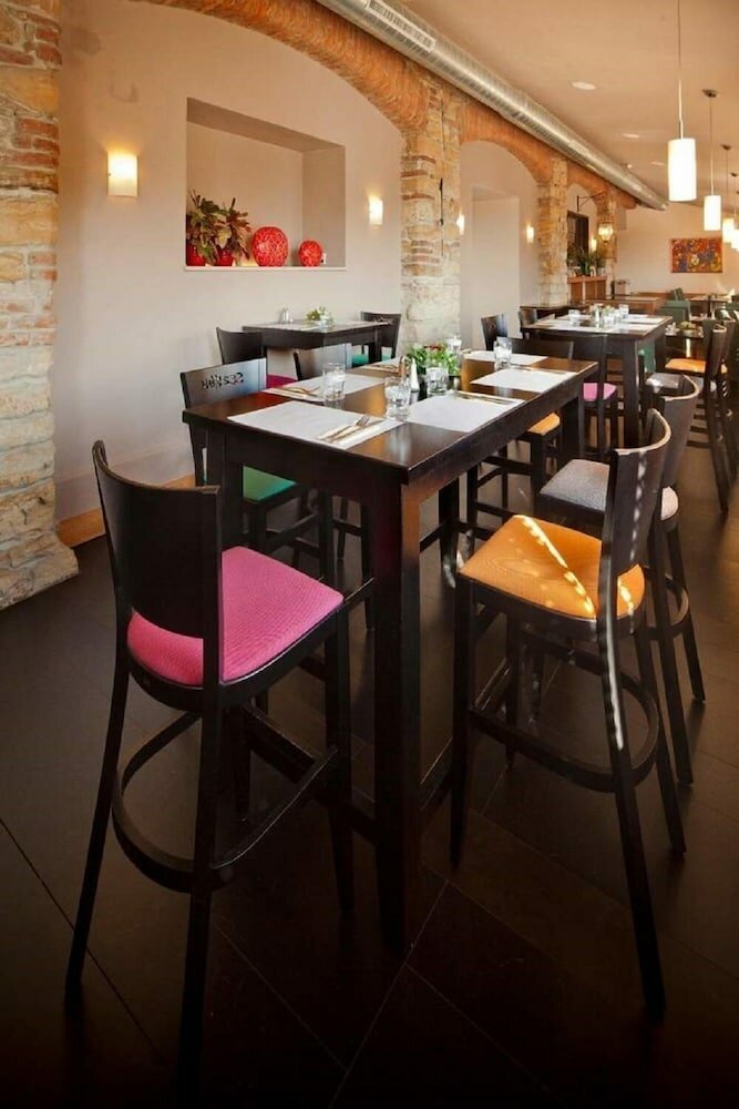 Фото Hotel Chvalska Tvrz