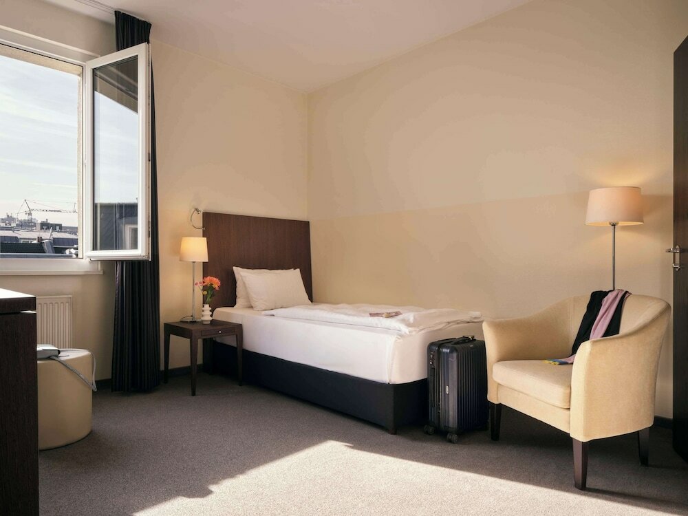 Фото Metropolitan Hotel by Flemings