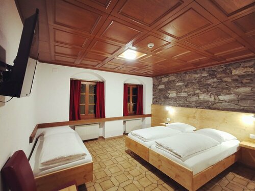 Гостиница Hotel Toscana в Интерлакене