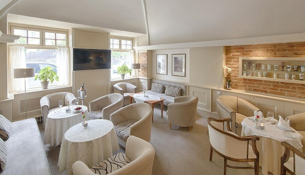 Фото Hotel Embassy