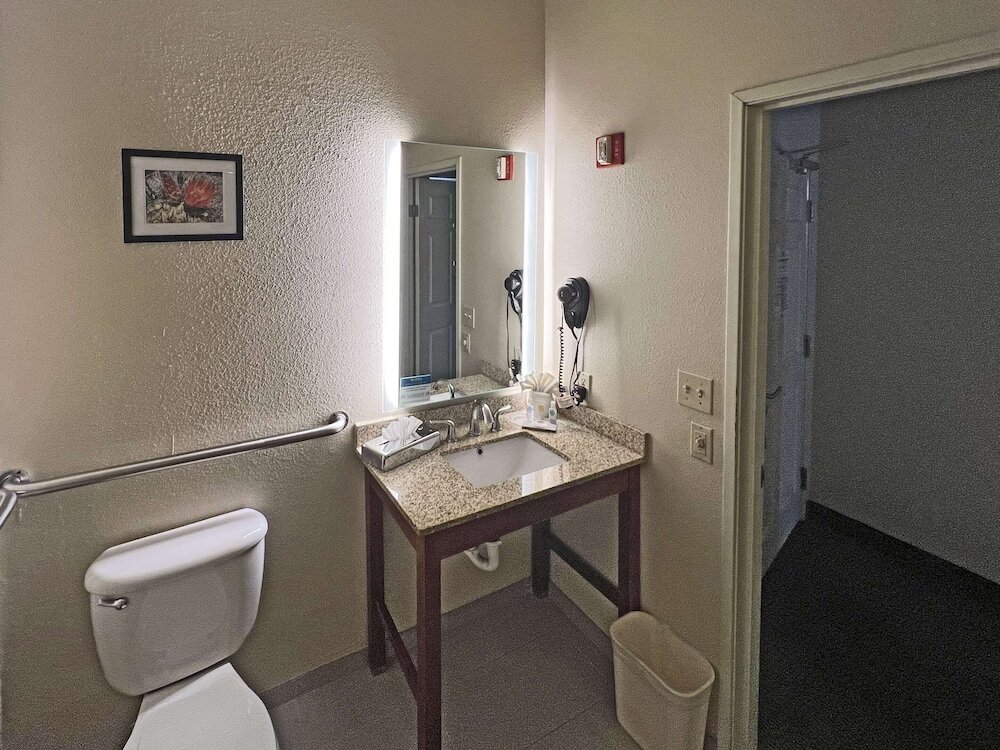 Фото Comfort Suites Peoria Sports Complex