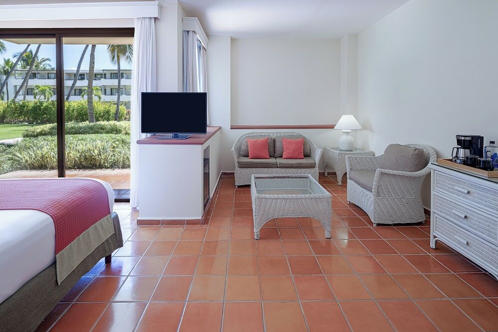 Фото Catalonia Bavaro Beach Golf And Casino Resort