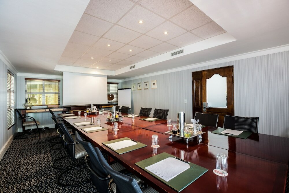 Фото City Lodge Hotel GrandWest