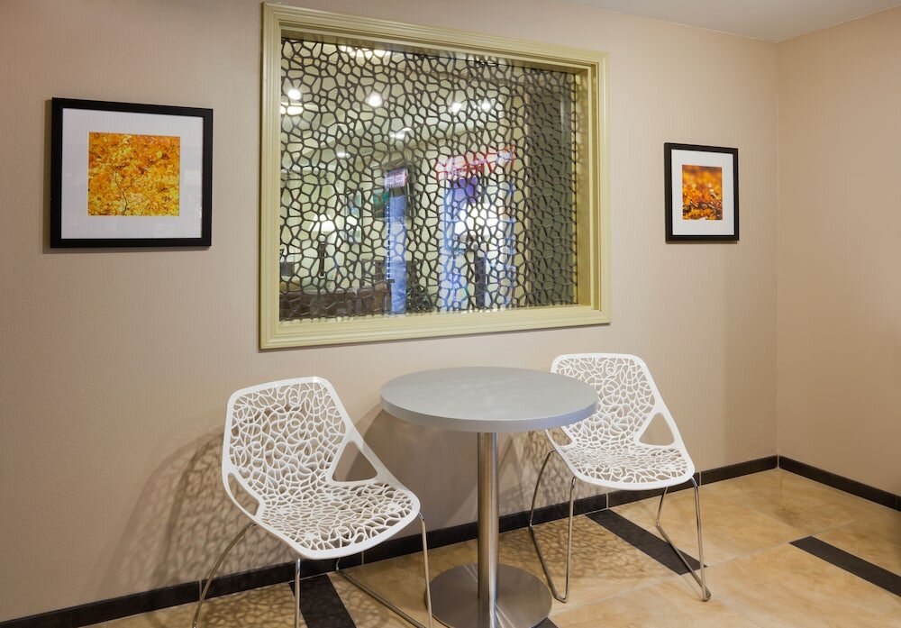 Фото Candlewood Suites Dickinson Nd, an Ihg Hotel