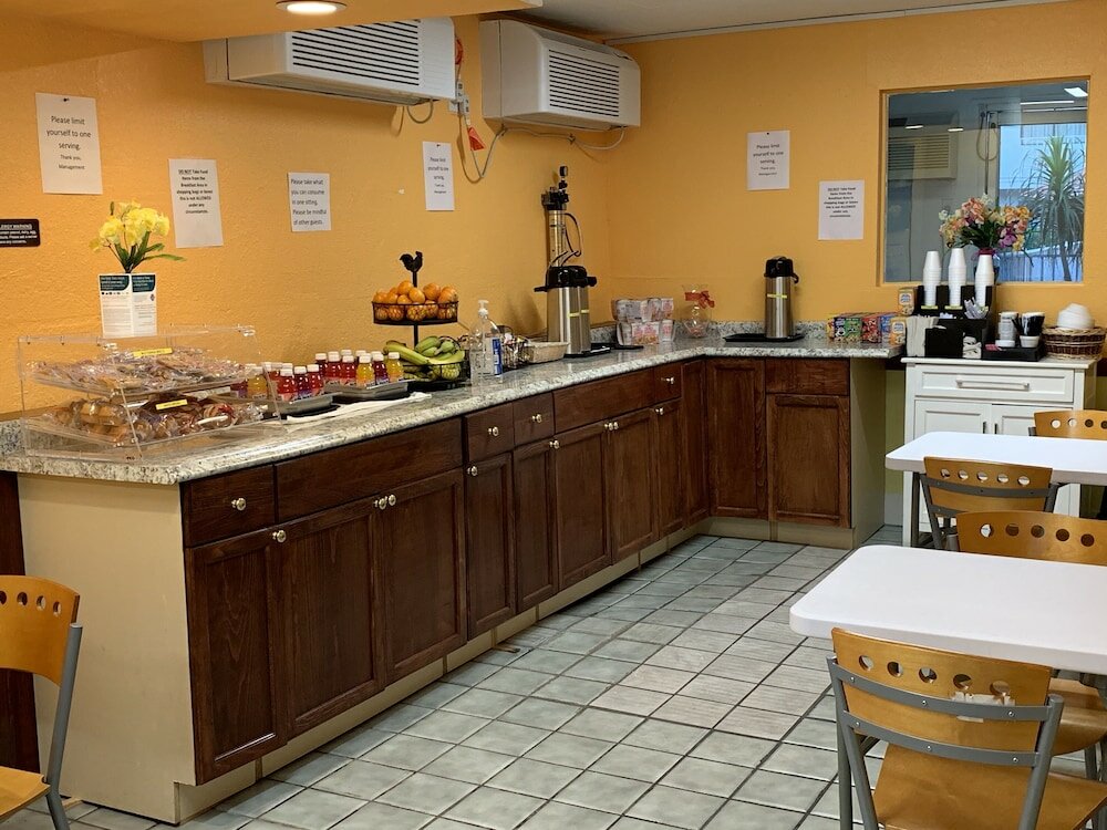 Фото Rodeway Inn Kissimmee Maingate West