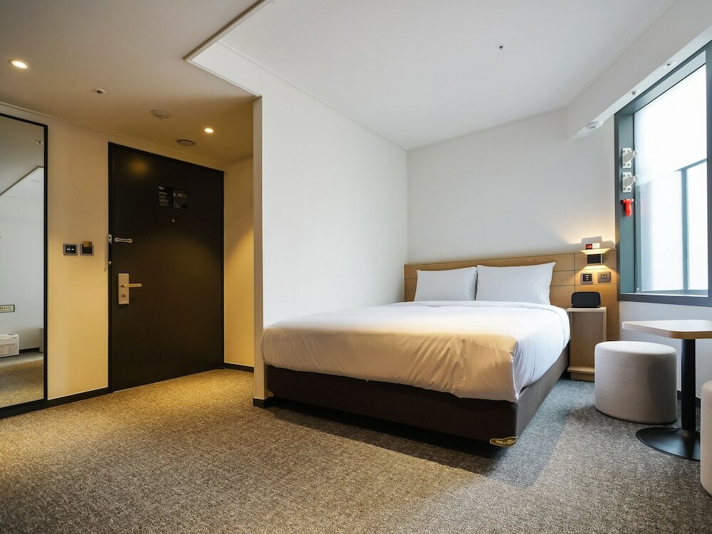 Фото Henn na Hotel Seoul Myeongdong