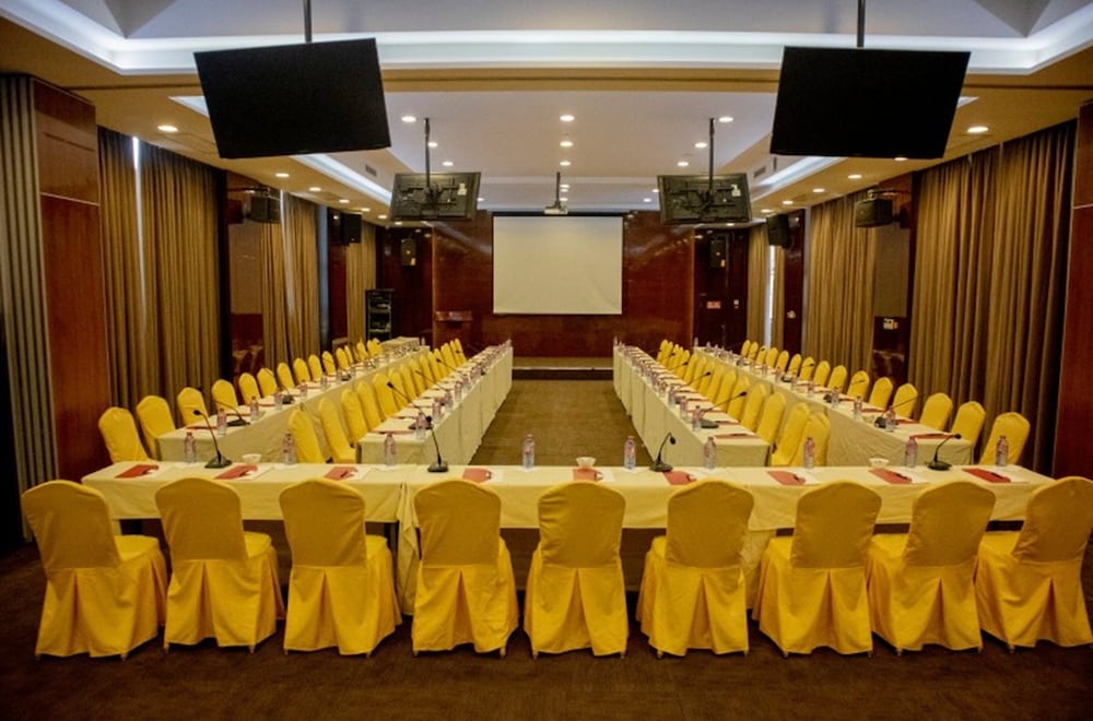 Фото Tang Palace Hotel