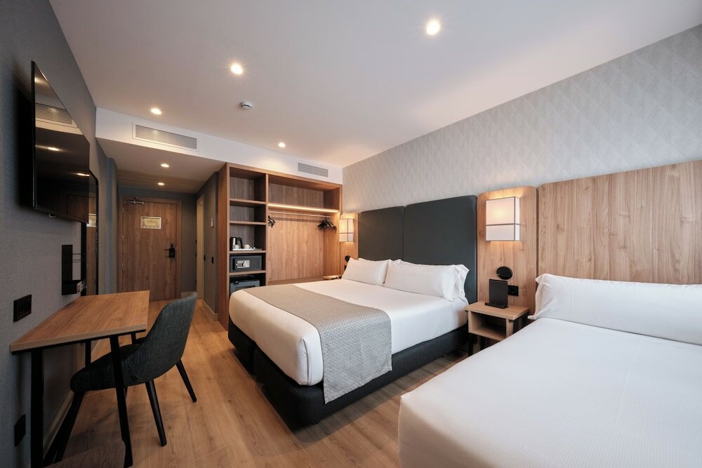 Фото Catalonia La Maquinista