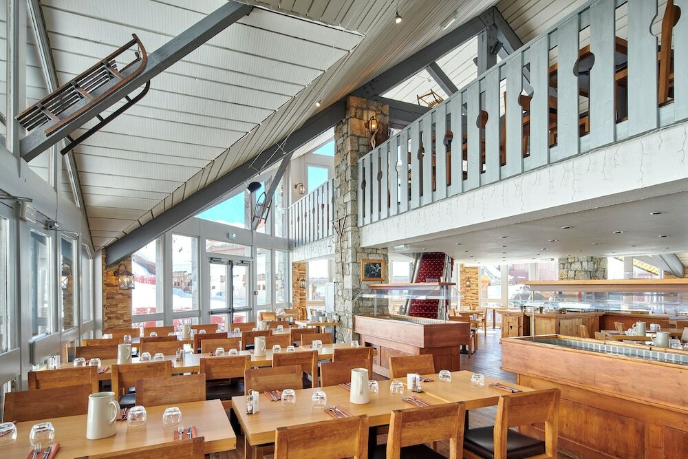 Фото Hôtel l'Eden des Cimes - Vacances Bleues - Belle Plagne 2100