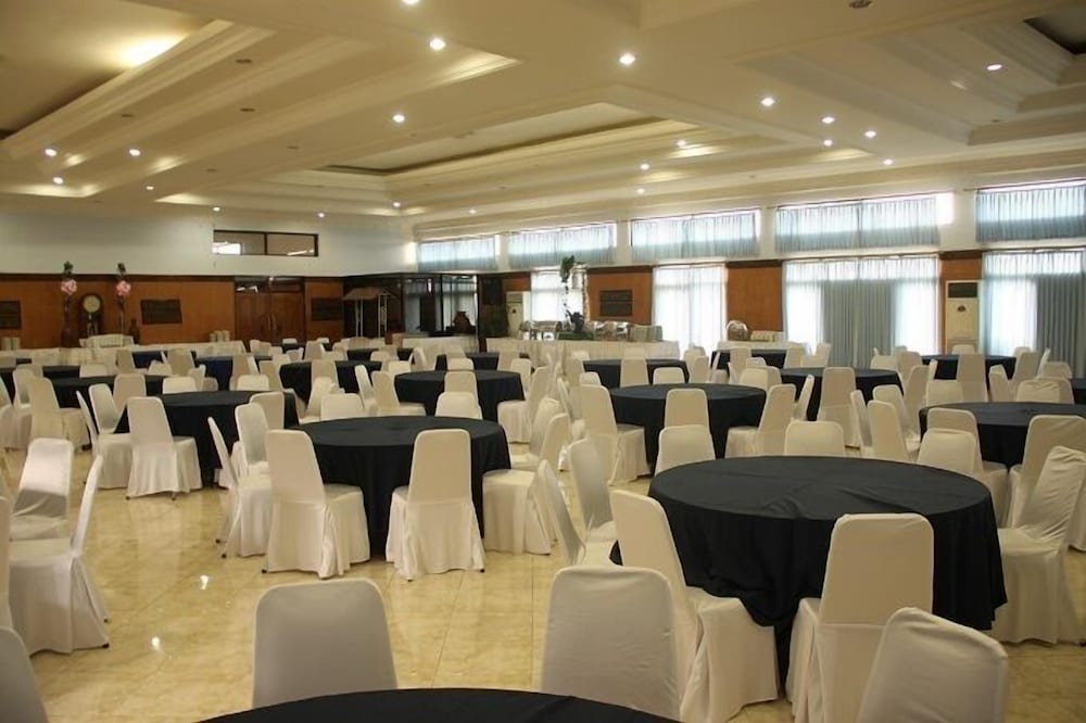 Фото Kusuma Agrowisata Resort & Convention Hotel