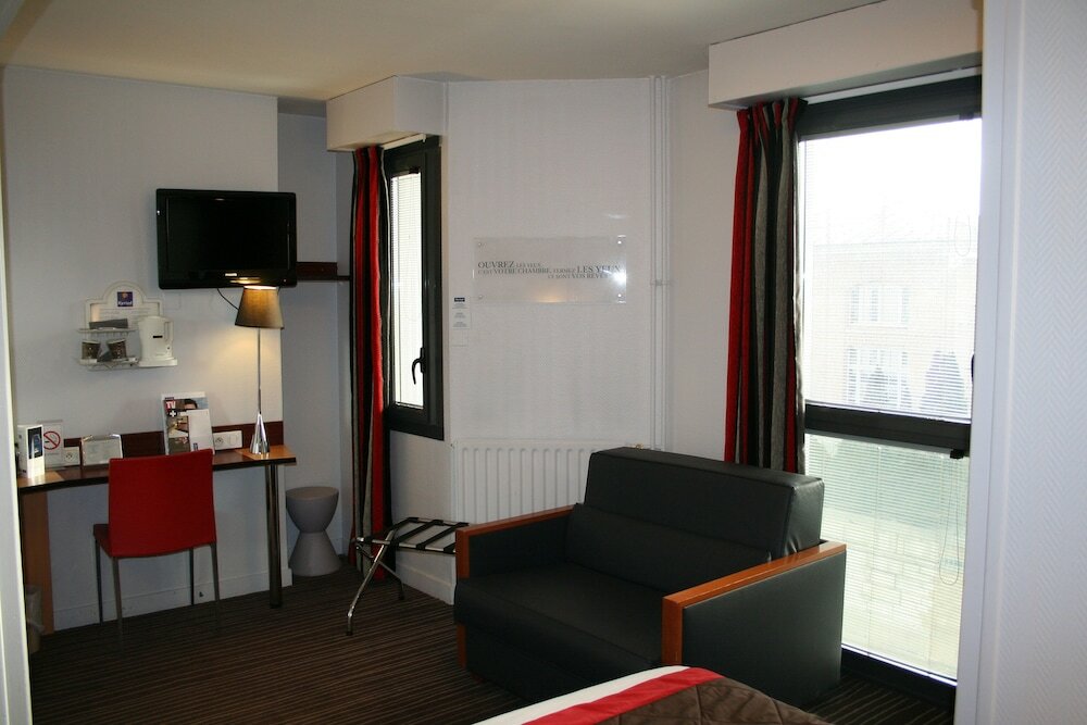 Фото Kyriad Dijon Gare