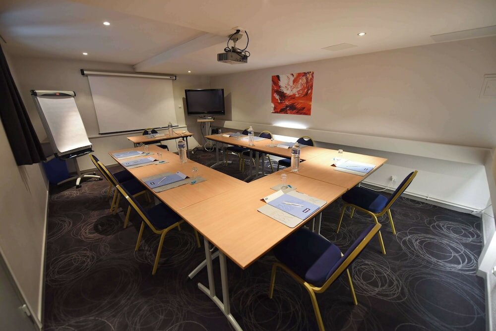 Фото Kyriad Dijon Gare