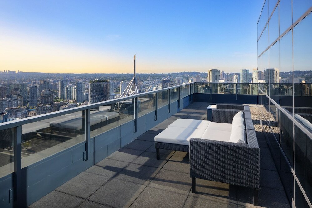 Фото Sheraton Vancouver Wall Centre