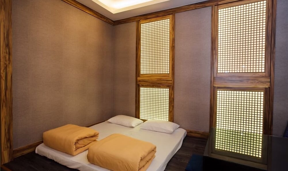 Фото Moonshy Boutique Motel