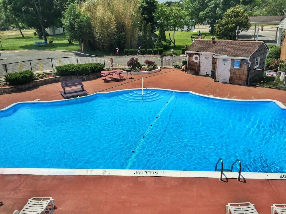 Фото Budget Host East End Hotel in Riverhead